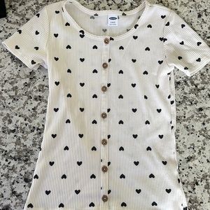 Old Navy girls ribbed tee shirt, heart print